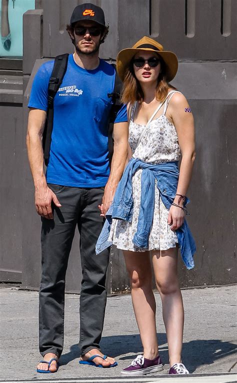 Adam Brody And Leighton Meester Hold Hands In New York City E Online Au