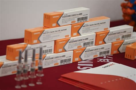 To create coronavac, the sinovac researchers started by obtaining samples of the coronavirus from patients in china, britain, italy, spain and switzerland. El ISP aprobó la vacuna del laboratorio chino Sinovac ...