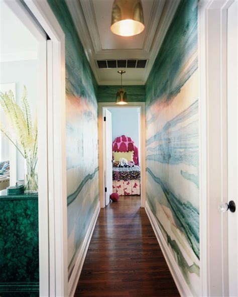 Look And Linger 10 Stylish Hallways Hallway Decorating Decorate