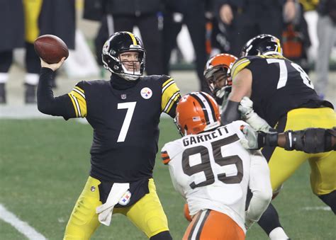 Pittsburgh Steelers Vs Cleveland Browns Game Day Photo Gallery