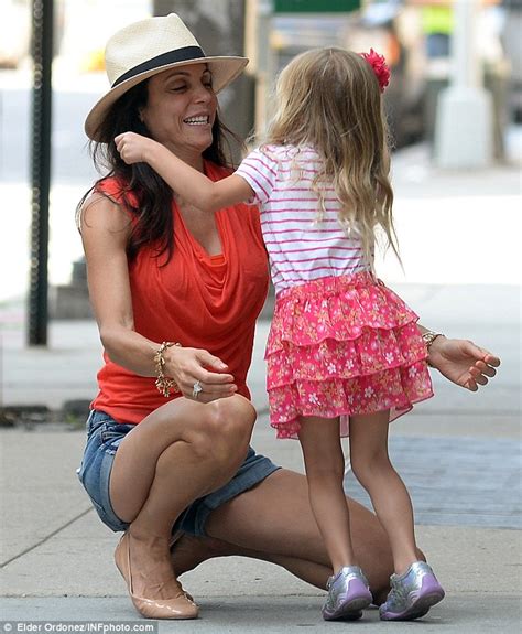 Bethenny Frankel Kisses Daughter Bryn As Custody Ruling Comes Into