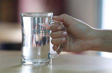 Check spelling or type a new query. Minum air suam/alkohol, tidak berkesan cegah Covid-19 ...