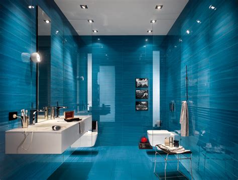 Cuarto de baño estilo retro de color azul marino. Fotos de Baños en Azul | Ideas para decorar, diseñar y ...