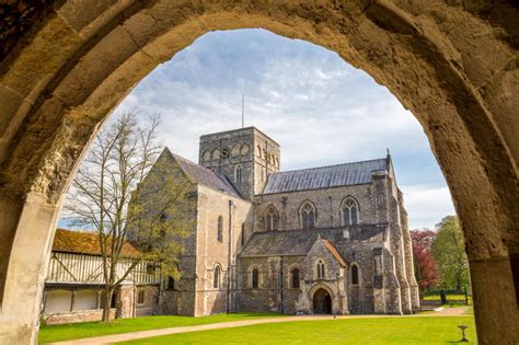 Britains Best Place To Live 10 Great Things To Do In Winchester
