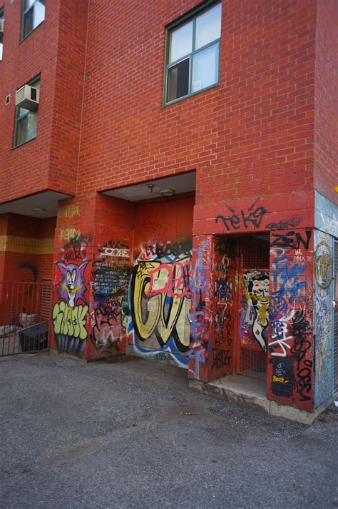 36 Hours In Toronto Graffiti Alley