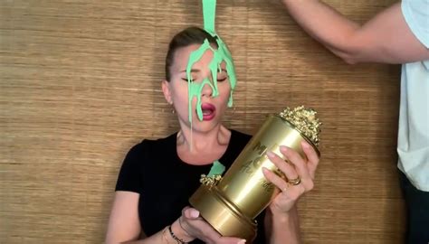Scarlett Johansson Gets Slimed At Wrong Awards Show Snl Highlights More Buzz Syracuse Com