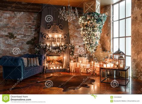 Quite frankly, i'm a little sick of hearing it. Alternative Tree Upside Down On The Ceiling. Winter Home ...