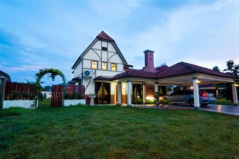 A house as individual as you are. Villa 827 A'Famosa - Beautiful Villa to Rent in A'Famosa ...