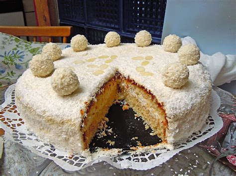 Jetzt ausprobieren mit ♥ chefkoch.de ♥. Raffaello - Kuchen (Rezept mit Bild) von alina1st ...