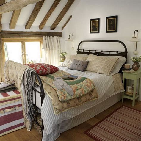 Country Master Bedroom With Modern Bedding Ig Isledyhp1lvq2j0000000000