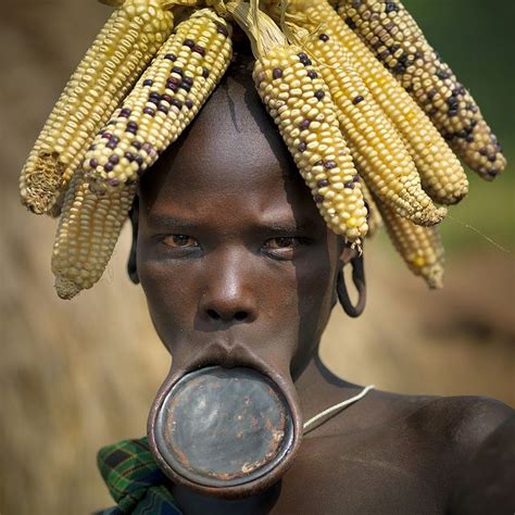 Mursi Woman With Lip Plate Omo Ethiopia Life Around The World Mursi Tribe Ethiopia