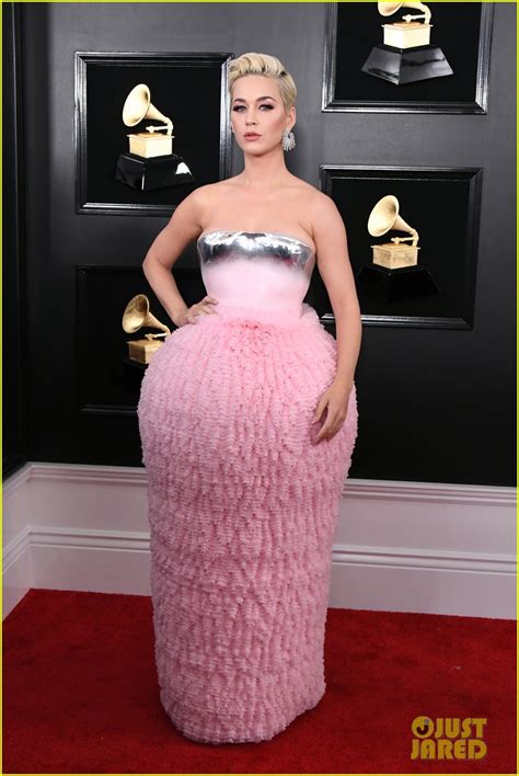 Katy Perry Brightens The Grammys 2019 Carpet In A Pink Dress Photo