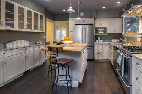 If you like the black and white look, you'll want to install white lacquer cabinets and absolute black granite countertops to stay on trend. Top 5 Kitchen Design Trends Of 2015