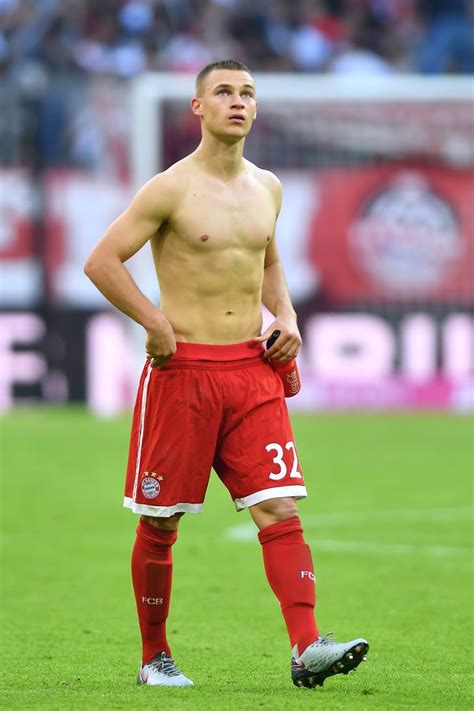 Enjoy our feature in which you get to know our midfielder and german national player better! Giulia-Lena Fortuna: Joshua Kimmich - 9 Bilder