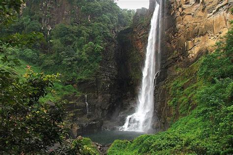 Chasing Sri Lankas Waterfalls Srilankanvoyages