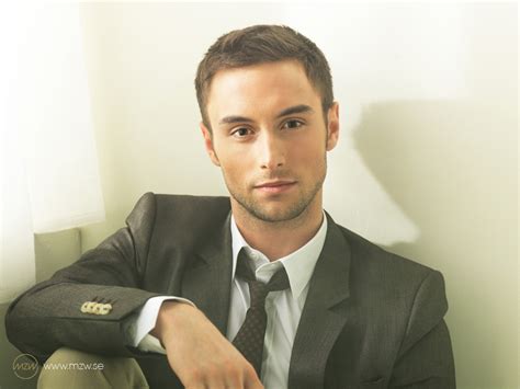 Live performance in the grand final of heroes by måns zelmerlöw representing sweden at the 2015 eurovision song contest. Así es Måns Zelmerlöw, el héroe de Eurovisión - ShangayShangay