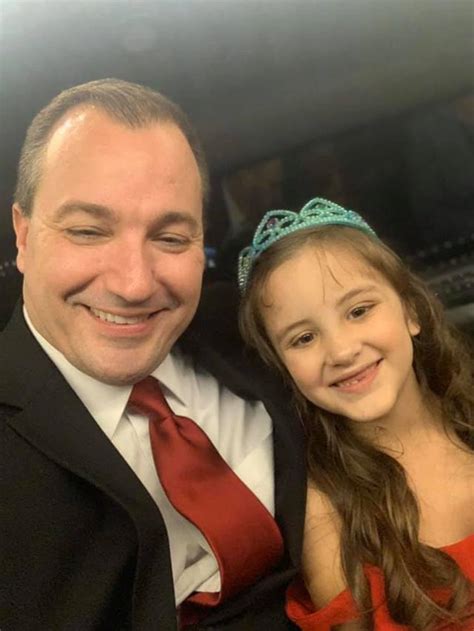 Photos Police Officer Volunteers For “daddy Daughter Dance” Wwlp