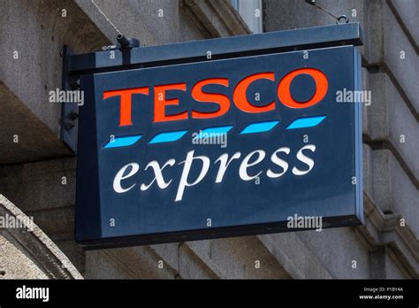 Tesco Express Supermarket Sign Logo Hi Res Stock Photography And Images
