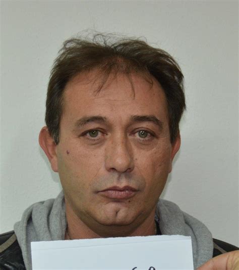 Garozzo, ailesinin esas olarak mısır'ın kahire kentinde yaşadığı bir dönemde, i̇talya'nın napoli kentinde doğdu , ancak napoli, annesi. Blitz Gorgòni, Garozzo scarcerato |Riesame annulla ordinanza - Live Sicilia