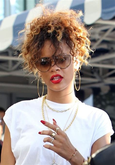 Rihanna Sexy Curly Hairstyles For Summer Hairstyles Weekly