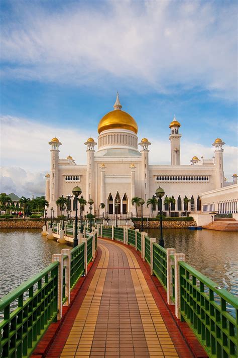 Sultan Omar Ali Saifuddin Mosque Brunei Mosque Beautiful Mosques