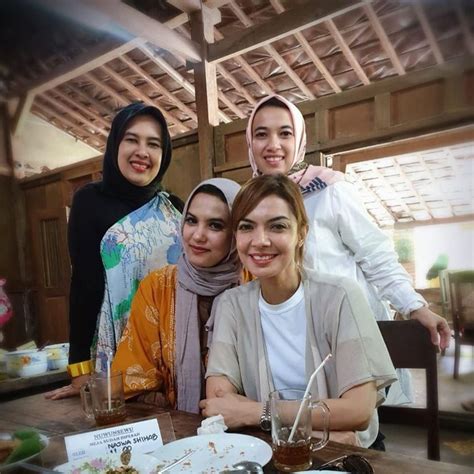 Sister Goals 7 Potret Najwa Shihab And 3 Saudara Perempuannya Liburan Bareng Foto 1