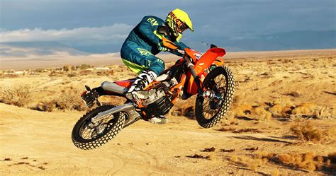Japanese online shop of motorcycle parts and accessories. 2019 KTM 350 EXC-F First Riding Impression - Dirt Bike Test