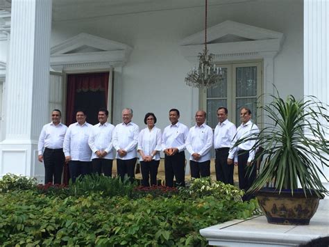 Para menteri dan wakil rakyat yang baru saja terpilih ternyata punya sisi jenaka yang mampu membuat kita tertawa. Inilah Nama-Nama Menteri Yang Bergeser dan Nama-Nama ...