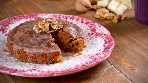 El maestro pastelero, experto en chocolates, josep mª ribé nos propone 44 recetas a base del producto que más pasiones. Bizcocho de zanahoria, nueces y chocolate blanco - Blanca ...