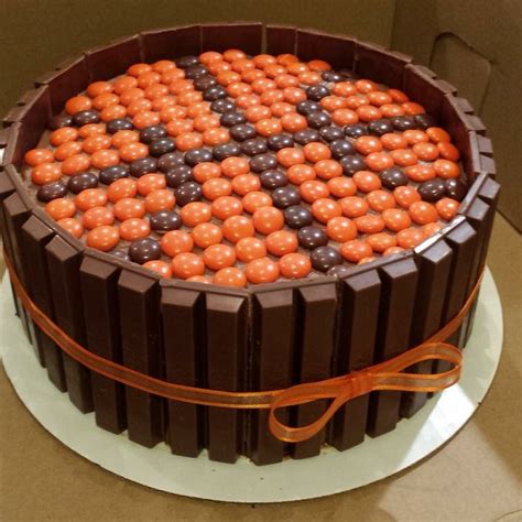 Pin By Suzy Mounce On Food Inspiration Basketball Birthday Cake Basketball Cake Cupcake Cakes