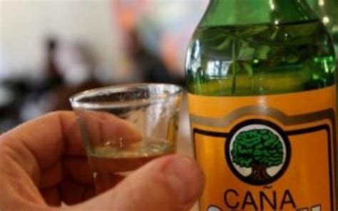 Jul 31, 2020 · la tradición y leyenda detrás de la caña con ruda. ¿Por Qué Se Toma Caña Con Ruda El Primer Día De Agosto?