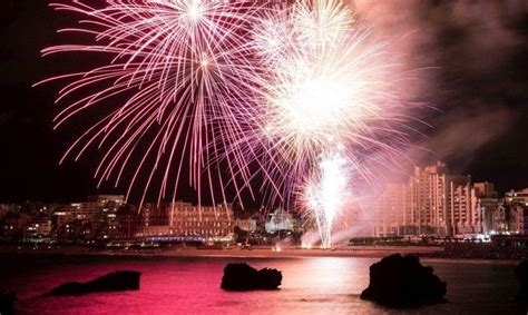 Entre histoire et savoir faire. Biarritz : le feu d'artifice du 15 août… Et la « Saint ...