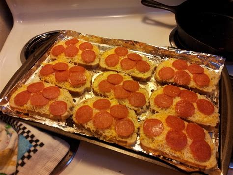 Nutritional target map for pizza hut appetizer: Cheap "Pizza Hut" Wannabe Garlic Bread Pizza · How To Bake ...
