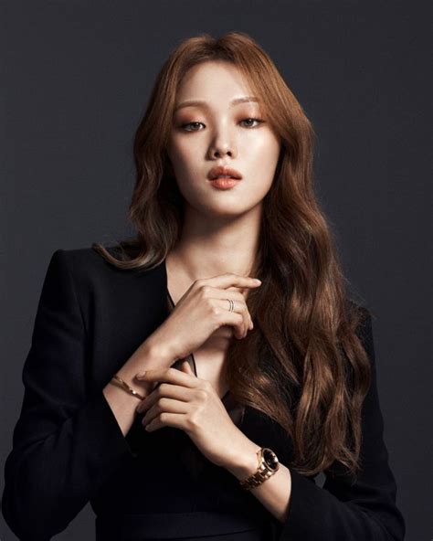 Born august 10, 1990), is a south korean model, singer and actress. Lee Sung Kyung's Makeup and 6 Tricks to Copy her Look