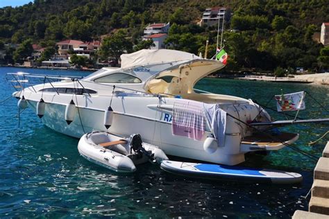 Trascorrere la vacanza in un appartamento privato vi permette di godervi la vacanza in pieno relax, senza i vincoli imposti dagli orari di hotel e alberghi. Vieste Noleggio Barca con Skipper - Offerte Prenota Prima ...