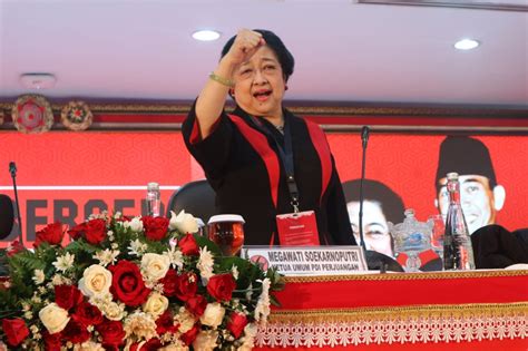 Megawati was the first indonesian president to be born after indonesia proclaimed its independence. Megawati Beri Wejangan Penting Ke Cakada PDI Perjuangan ...