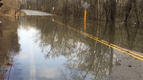 Roads Close As Ohio River Reaches Flood Stage