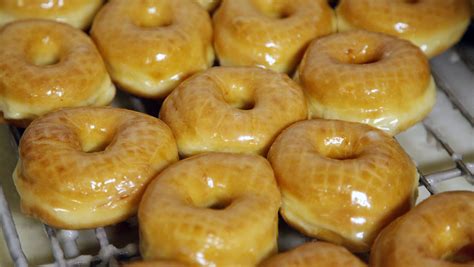 Where Are The Best Donuts In Iowa Hiland Bakery In Des Moines Experts Say