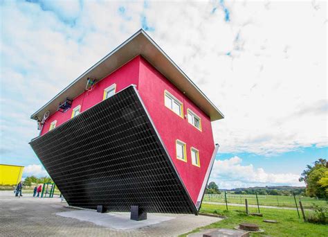 Das günstigste angebot beginnt bei € 65.000. Umgedrehtes Haus Kopf Über Putbus Sylt (1) | Deutschland ...