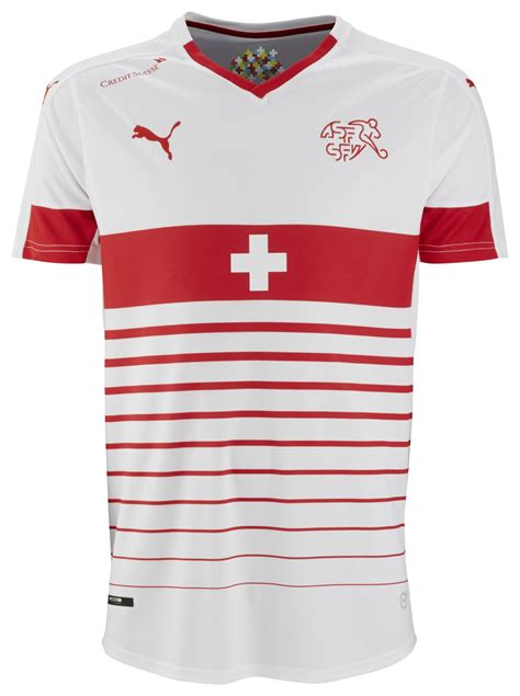 Seit einigen jahren kratzen die eidgenossen kontinuierlich an den top 10 der das trikot der schweiz zur wm 2018. Schweiz Auswärts EM Trikot 2016-17 - SHAQIRI 23