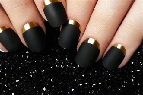 Las uñas acrílicas que te dejarán sin aliento. Uñas Acrílicas Negras: Un clásico nunca pasa de moda