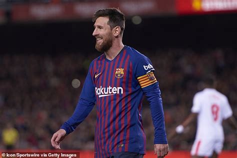 Lionel Messi Reveals Favourite La Liga Goal After Reaching 400 In The League Daily Mail Online