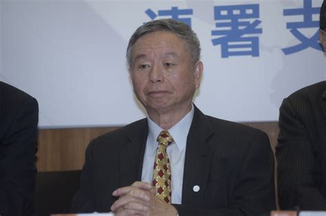 快醒醒，英雄。 距游戏首次公布的八年后， 《赛博朋克2077》终于正式和大家见面了。 进入夜之城的钥匙现在就握在你的手中。 是时候偷一波装. 楊志良完全沒搞懂什麼叫「防疫物資」 -- 上報 / 評論