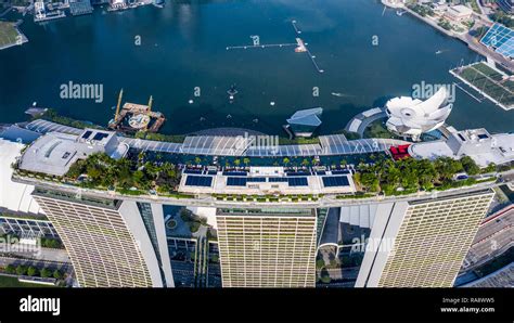 Skypark Of The Marina Bay Sands Hotel Hi Res Stock Photography And