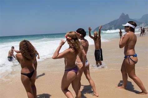Rio Beats The Heat At The Beach Brazilians Head To The Beach