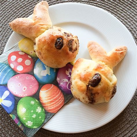 Osterhasen aus Quark - Öl - Teig backen