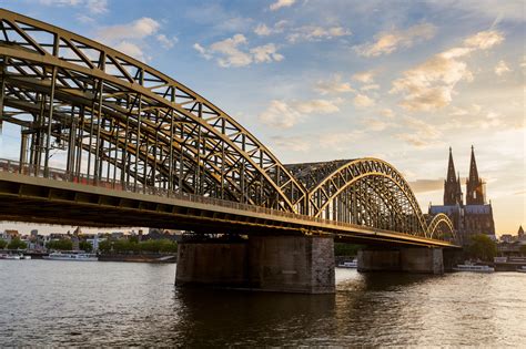 It is the fourth largest city in germany with around one million residents. Kreuzfahrt durch Köln.