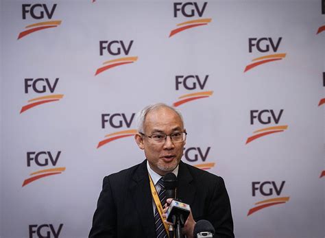 Generally, if you pay a directors' fee you are obliged to deduct tax at a flat 33%. FGV directors' fees approved, chairman's fee slashed by 50%