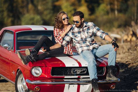 Фотосессия Love Story с ретро машиной Ford Mustang Семейное Art