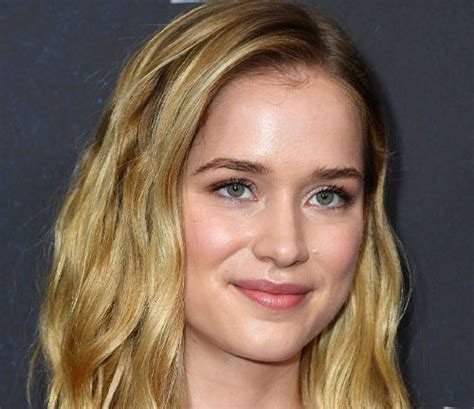 elizabeth lail bio height married net worth instagram